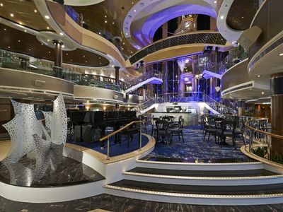 Norwegian Dawn - Atrium